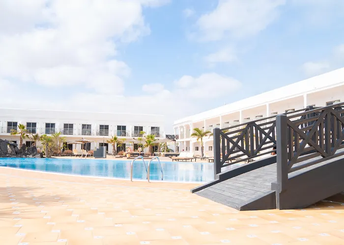 Ξενοδοχείο Coral 4*