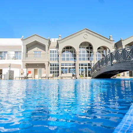 Coral Hotel 4*