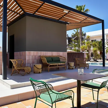 Coral Hotel