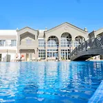 Coral Hotel 4*